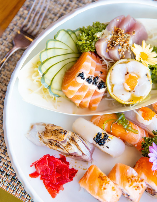 Combinado de sushi e sashimi do Masi com salmão, peixe branco e vieiras